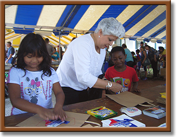 Nelda Martinez, Corpus mayor, with kids at Earth Day/Bay Day