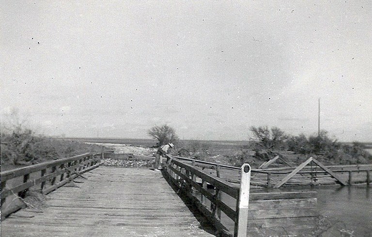 Bridge over Petronila Creek